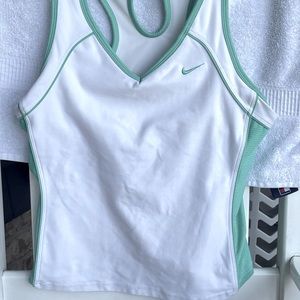🏃🏻‍♀️NIKE WORK-OUT TANK👟